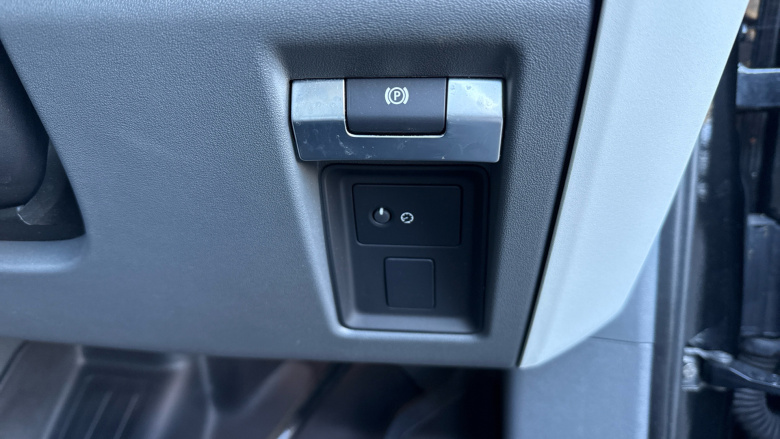 Land Rover Defender 3.0 D250 SE 90 3dr Auto Diesel Estate